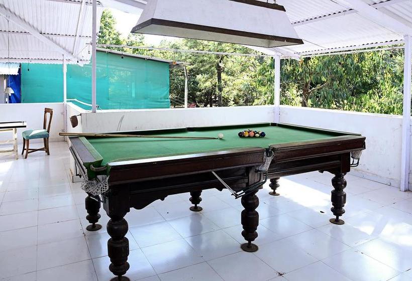 Oyo 10483 Hotel The Signature Crest