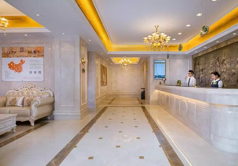 Vienna Hotel Guangdong Gaozhou City East Passenger Depot