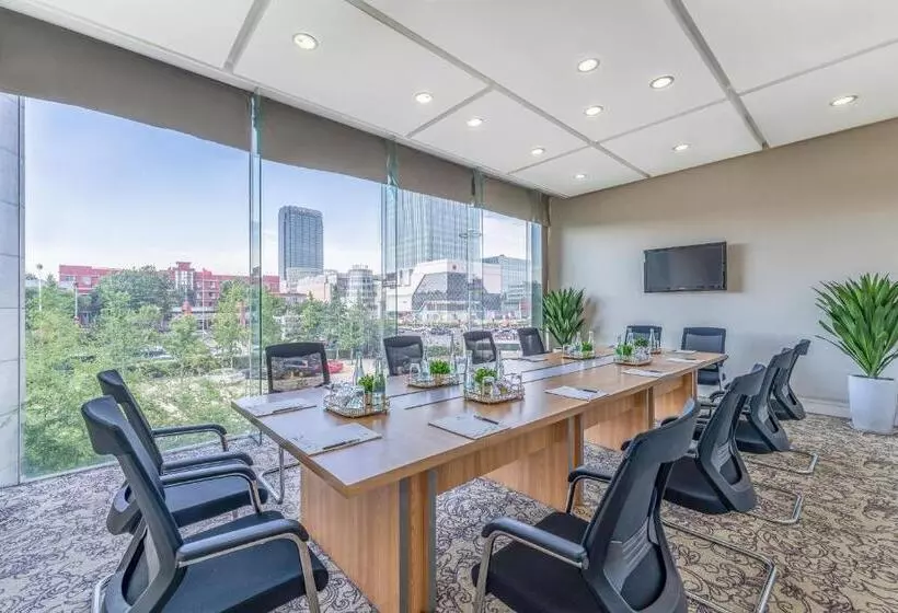 Hotel Baoding Zhong Yin