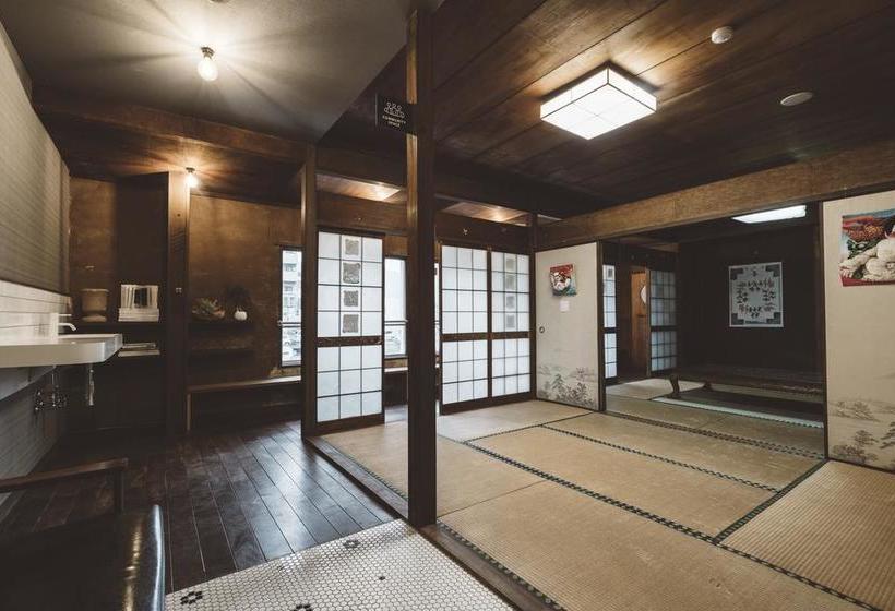 Hospedaria Hatago Flags