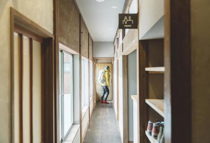 Hospedaria Hatago Flags