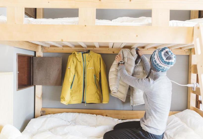 Hospedaria Hatago Flags