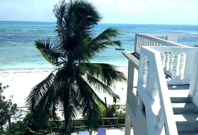 ベッドアンドブレックファースト Villa Mina Beachhouse