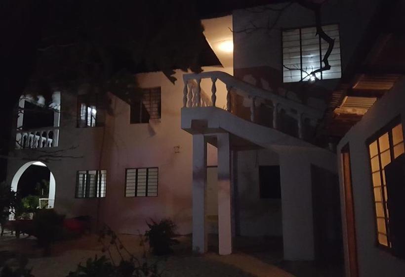 مبيت وإفطار Villa Mina Beachhouse