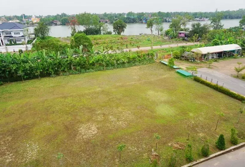 ホテル Amphawaree