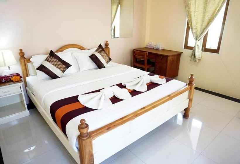 ホテル Amphawaree