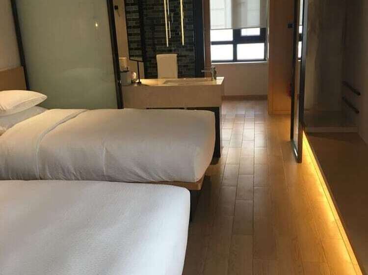 فندق Fairfield By Marriott Shanghai Jingan
