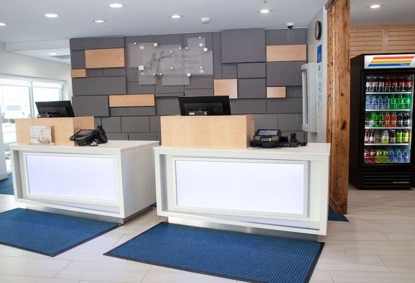 Отель Holiday Inn Express & Suites   Marion, An Ihg