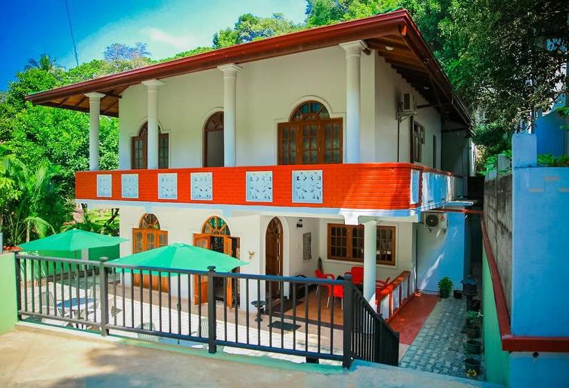 فندق Red Star Kandyan