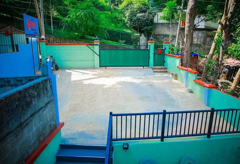 فندق Red Star Kandyan