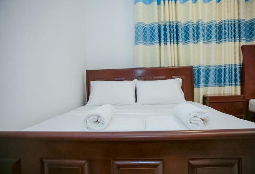 فندق Red Star Kandyan