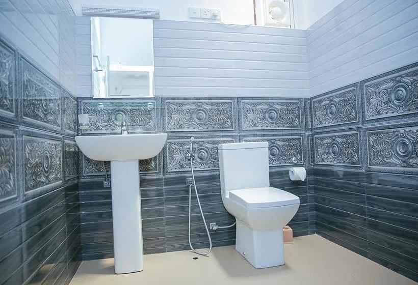 فندق Red Star Kandyan