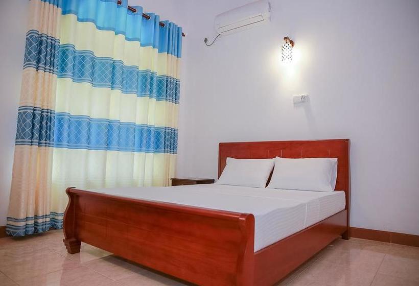 فندق Red Star Kandyan