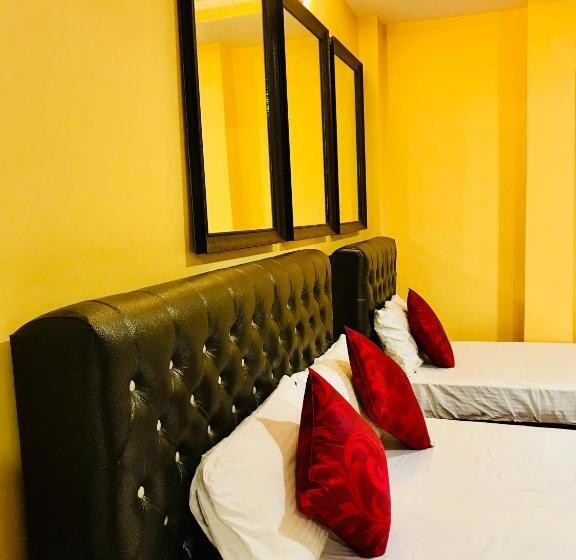 בית מלון כפרי Royal Palace Marina