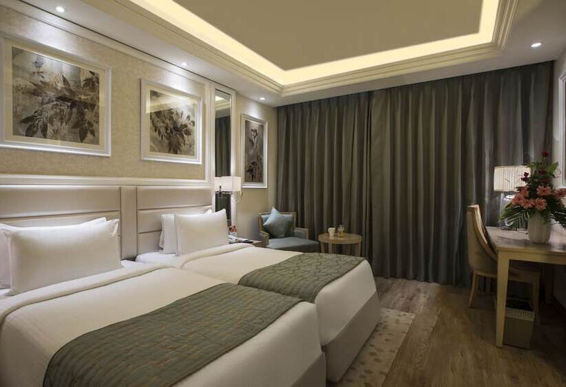 Отель Singhania Sarovar Portico