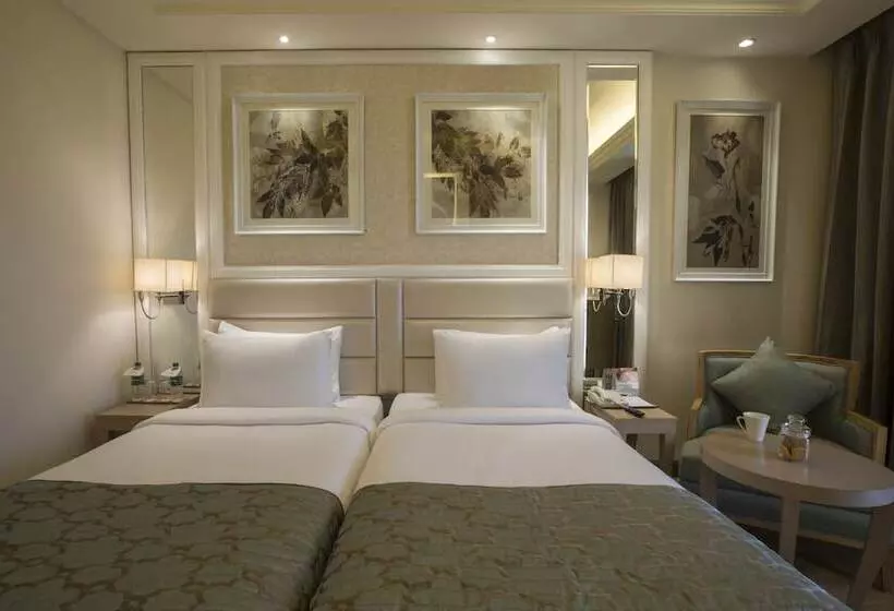 Hotelli Singhania Sarovar Portico