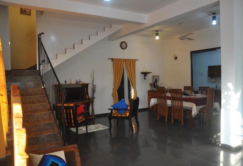 Colombo Hotel By Colombo Village