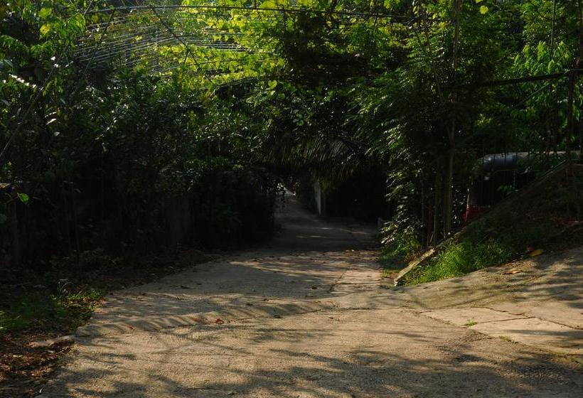 Colombo Hotel By Colombo Village