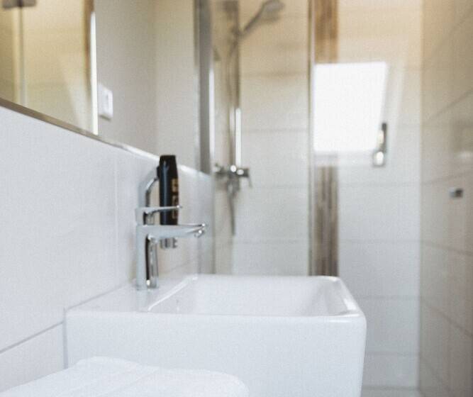 호텔 Waastwinj   500m Vom Strand