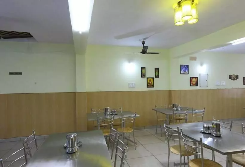 Super Hotel O Thavalakuppam Near Bus Stand