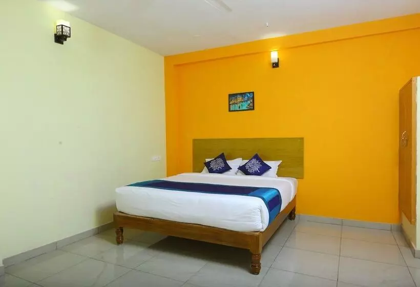 Super Hotel O Thavalakuppam Near Bus Stand
