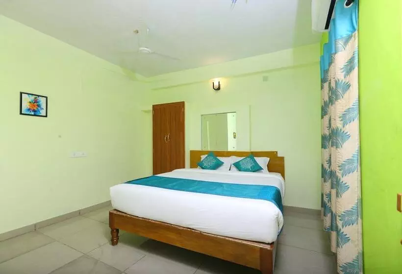 Super Hotel O Thavalakuppam Near Bus Stand