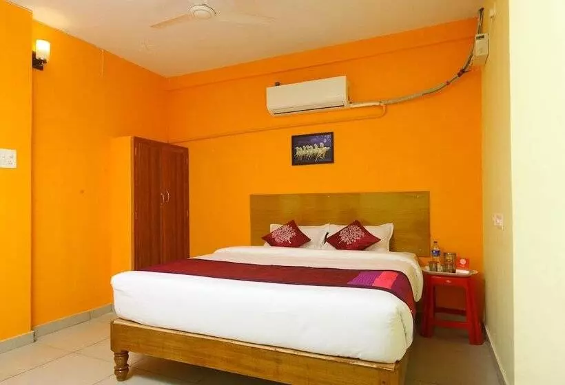 Super Hotel O Thavalakuppam Near Bus Stand