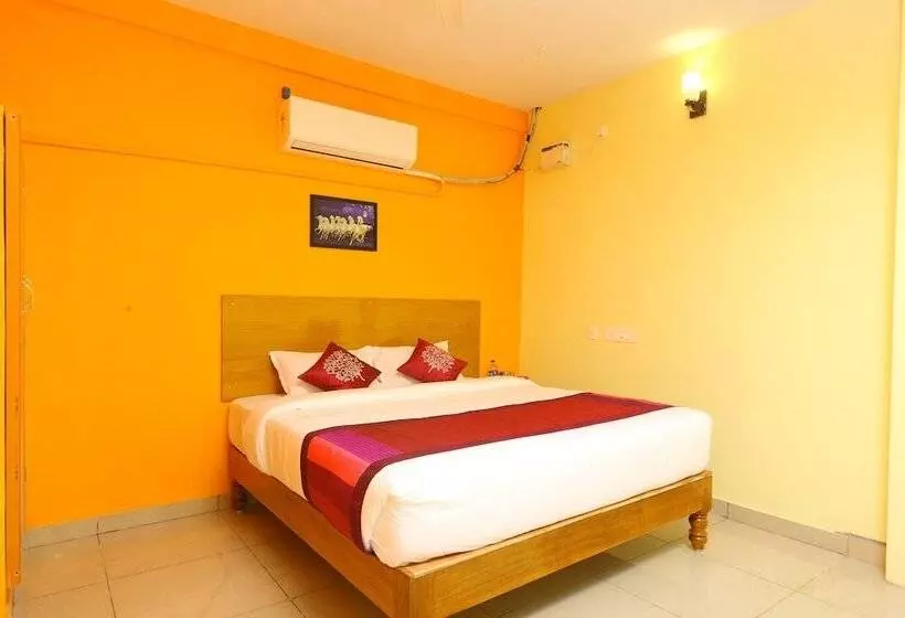 Super Hotel O Thavalakuppam Near Bus Stand