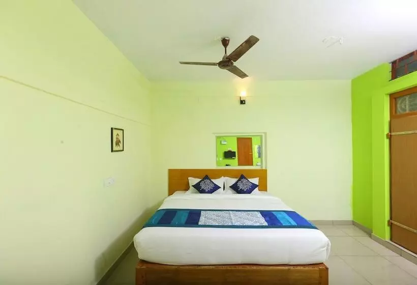 Super Hotel O Thavalakuppam Near Bus Stand