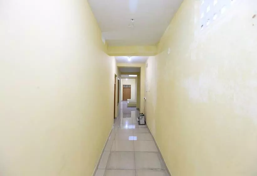 Super Hotel O Thavalakuppam Near Bus Stand