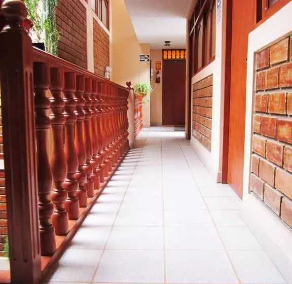 ユースホステル Hostal Vista Hermosa