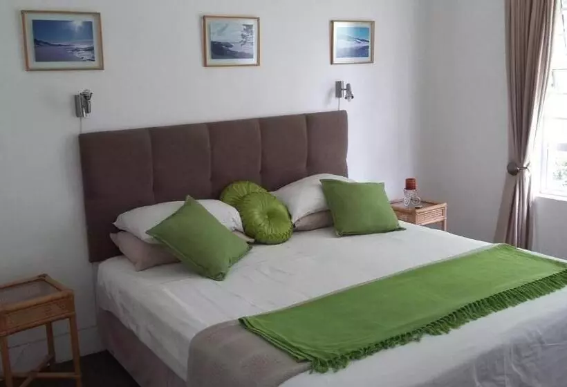 تختخواب و صبحانه Sounds Of The Sea