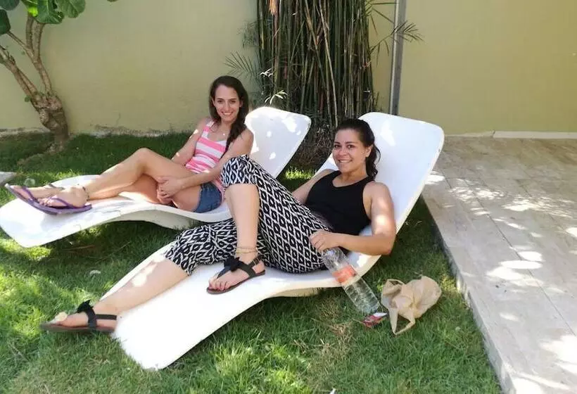 Deja Hostel Suites