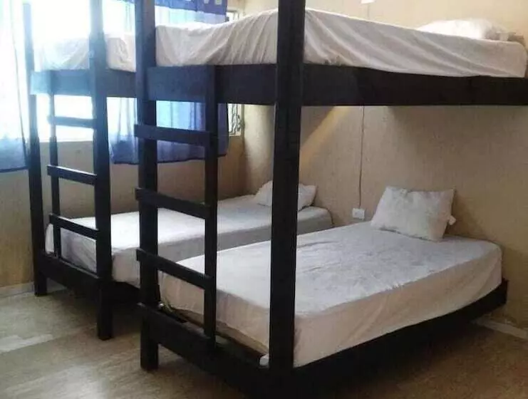 Deja Hostel Suites