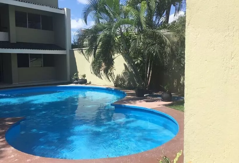 Deja Hostel Suites