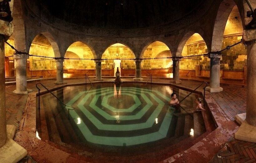 בית מלון כפרי Clark Budapest   Adults Only