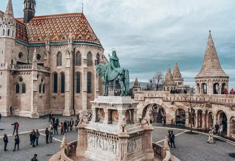 Hotelli Clark Budapest   Adults Only