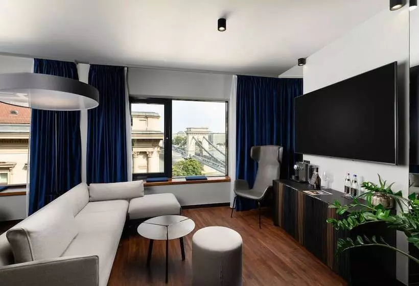 Hotelli Clark Budapest   Adults Only