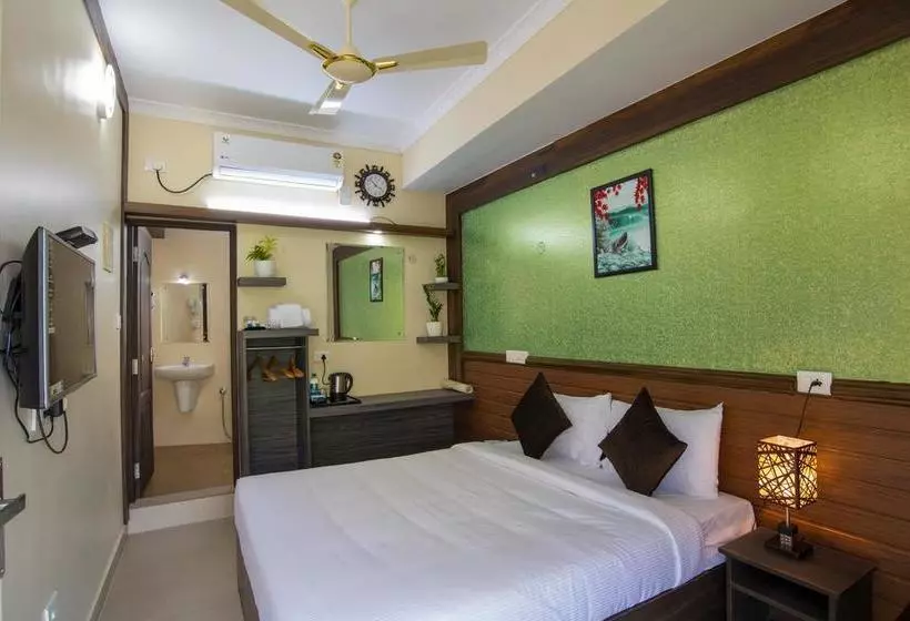 هتل Gems 9 Airport