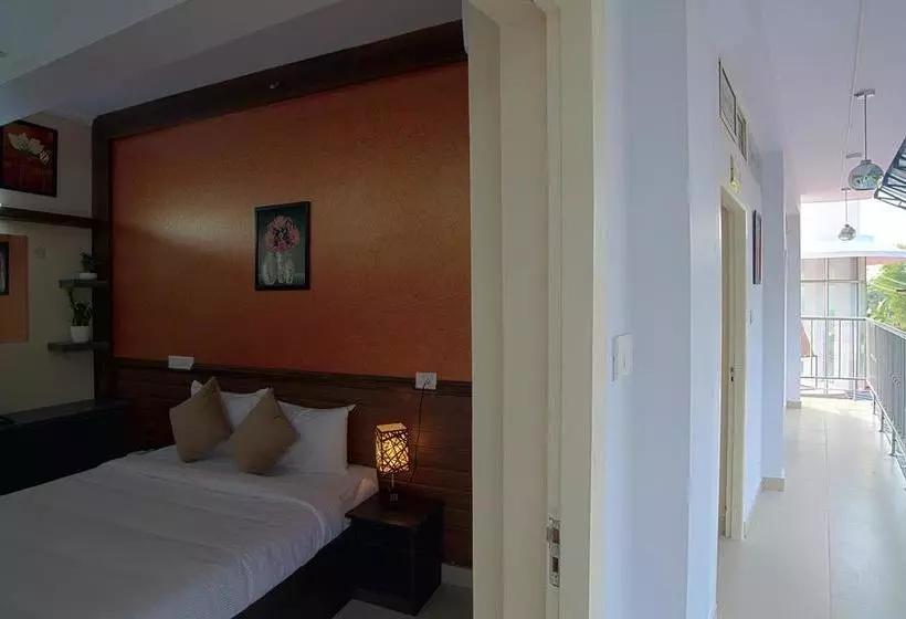 هتل Gems 9 Airport