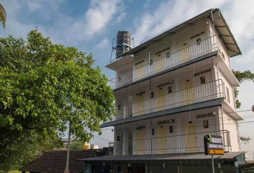 هتل Gems 9 Airport