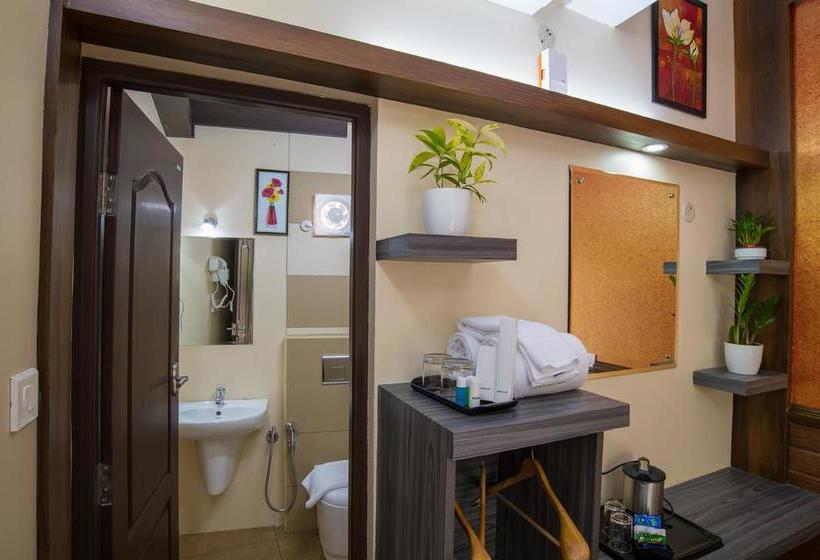 בית מלון כפרי Gems 9 Airport