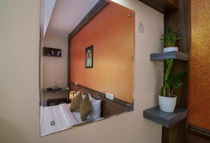 هتل Gems 9 Airport