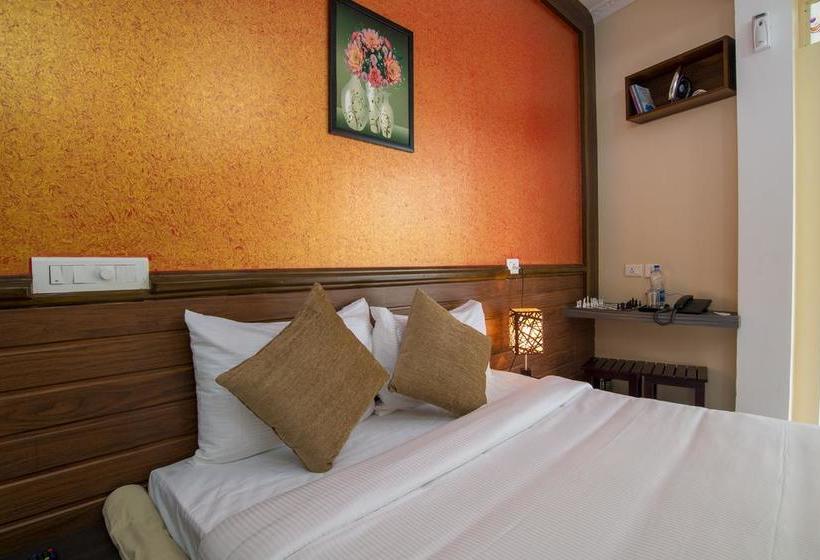 בית מלון כפרי Gems 9 Airport