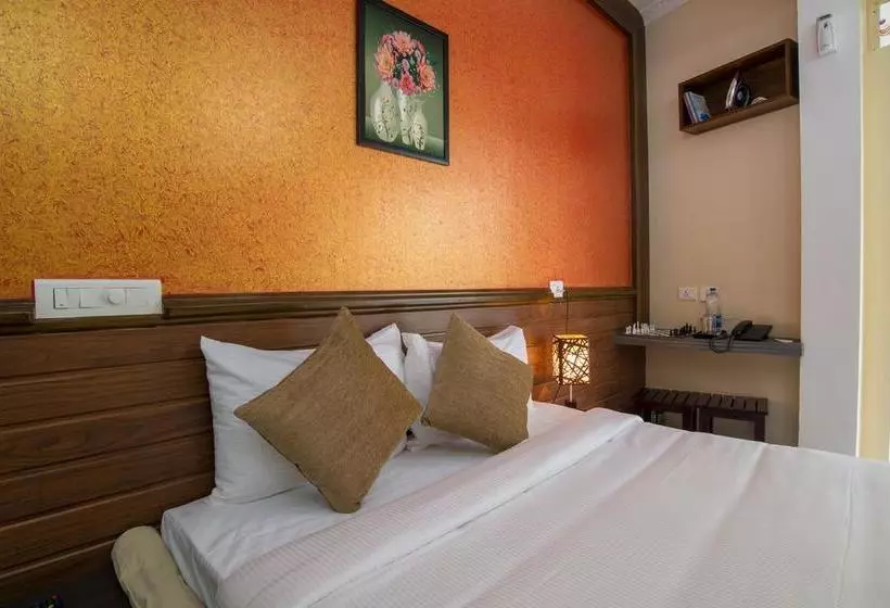 هتل Gems 9 Airport