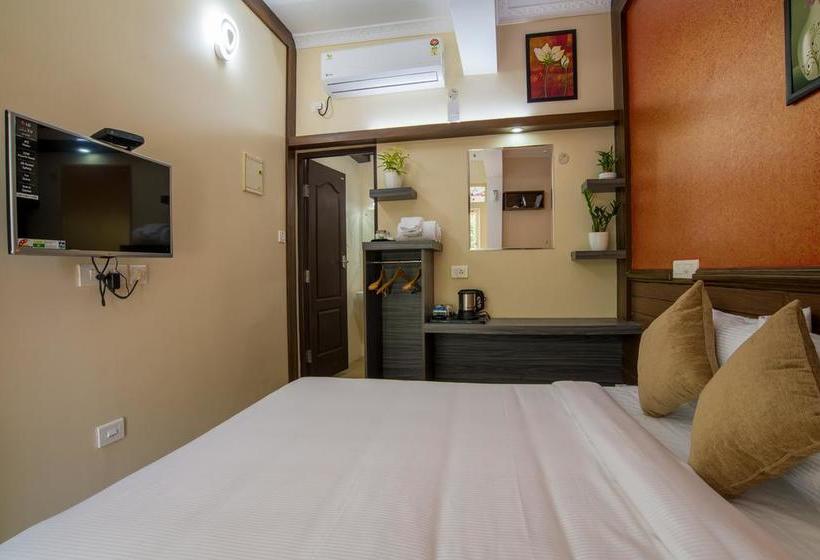 בית מלון כפרי Gems 9 Airport