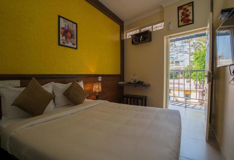 בית מלון כפרי Gems 9 Airport