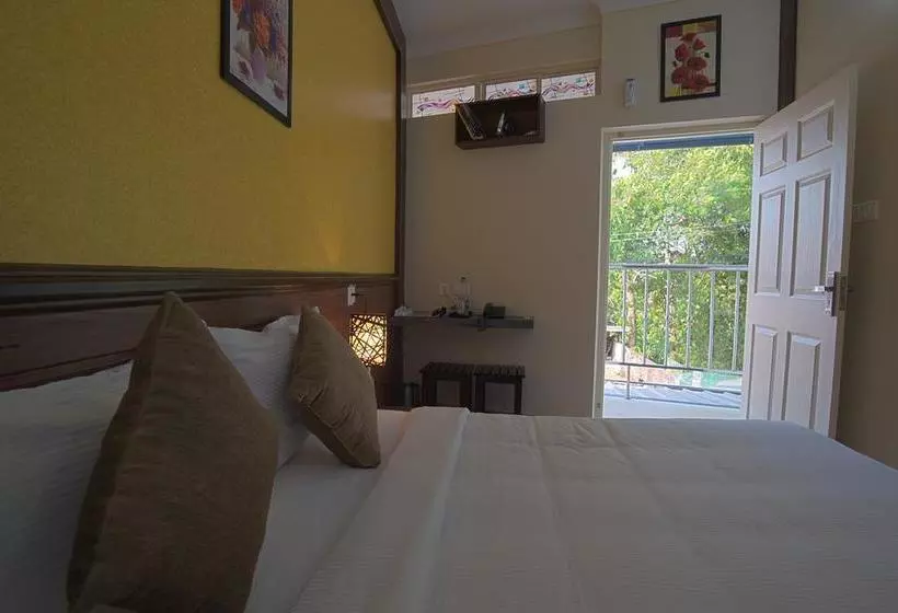 هتل Gems 9 Airport