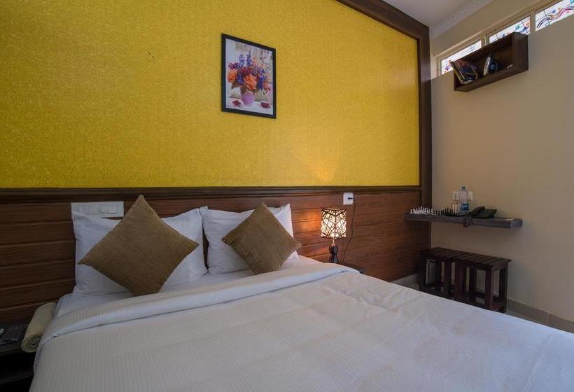 בית מלון כפרי Gems 9 Airport