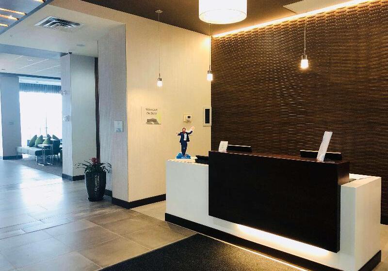 هتل Wingate By Wyndham Kamloops